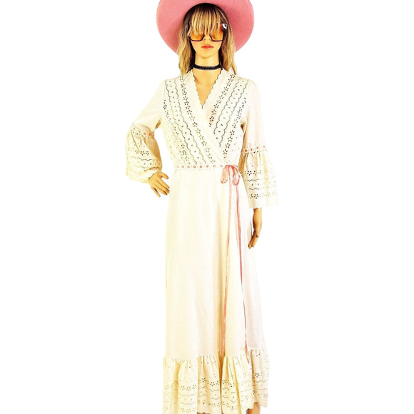 Vintage Ivory Cotton Eyelet Lace Cottagecore Peasant Dress Boho Hippie 60s 70's - Picture 1 of 16